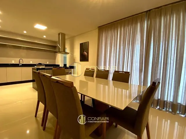 Apartamento com 165m² 3 quartos e 2 banheiros, à venda, no bairro Meia Praia em Itapema