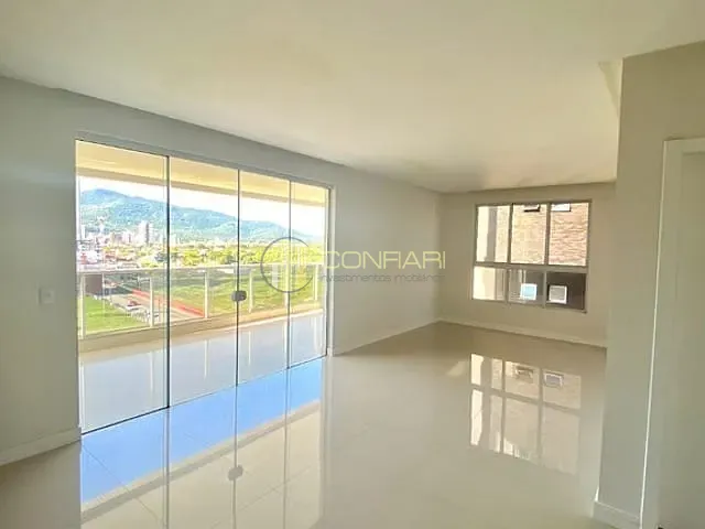 Apartamento com 304m² 3 quartos e 4 banheiros, à venda, no bairro Meia Praia em Itapema