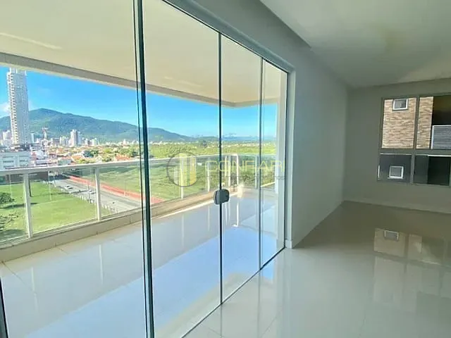 Apartamento com 304m² 3 quartos e 4 banheiros, à venda, no bairro Meia Praia em Itapema