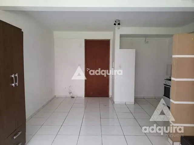 Apartamento à venda, no bairro Uvaranas em Ponta Grossa