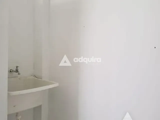 Apartamento à venda, no bairro Uvaranas em Ponta Grossa