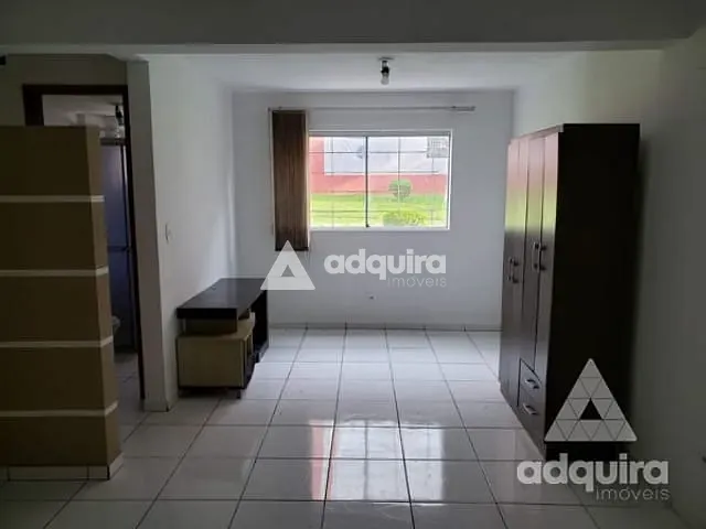 Apartamento à venda, no bairro Uvaranas em Ponta Grossa