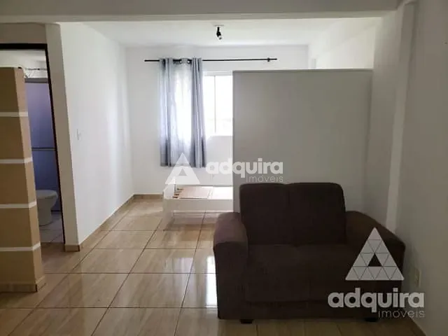Apartamento à venda, no bairro Uvaranas em Ponta Grossa