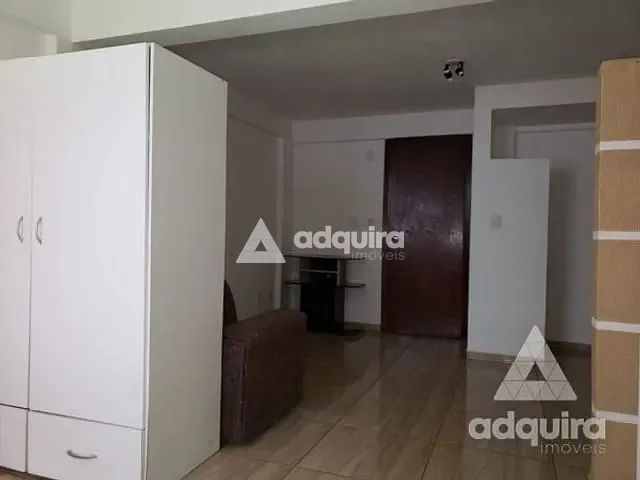 Apartamento à venda, no bairro Uvaranas em Ponta Grossa