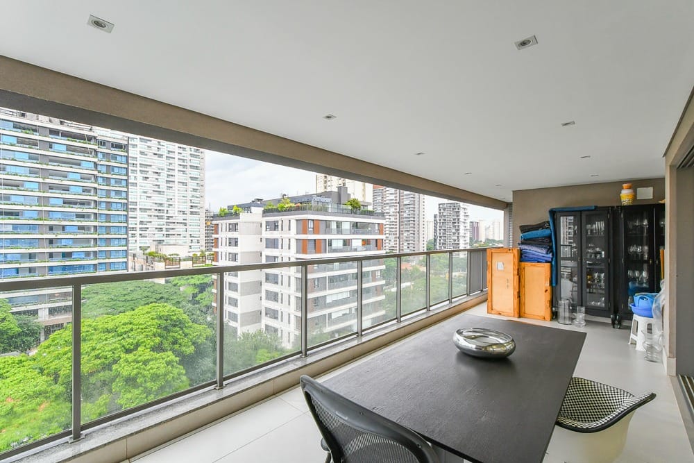 Foto do Apartamento-Apartamento tipo para venda em Campo Belo com 3 quartos, sendo 3 suítes, 186m²