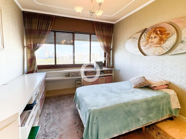 Apartamento 4 quartos e 3 banheiros, à venda, no bairro Exposição em Caxias do Sul