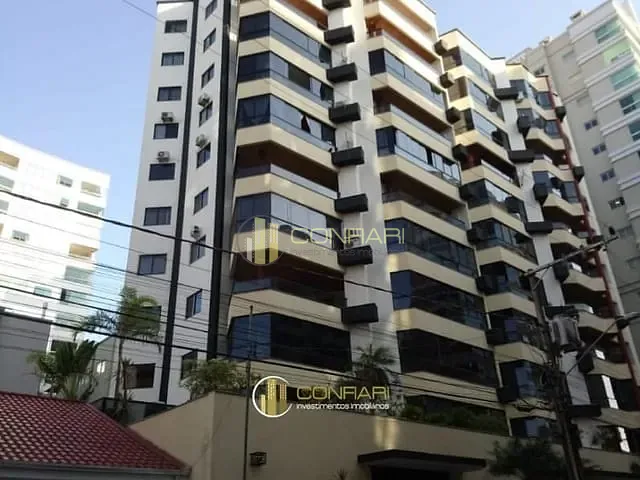 Apartamento com 390m² 3 quartos e 2 banheiros, à venda, no bairro Meia Praia em Itapema