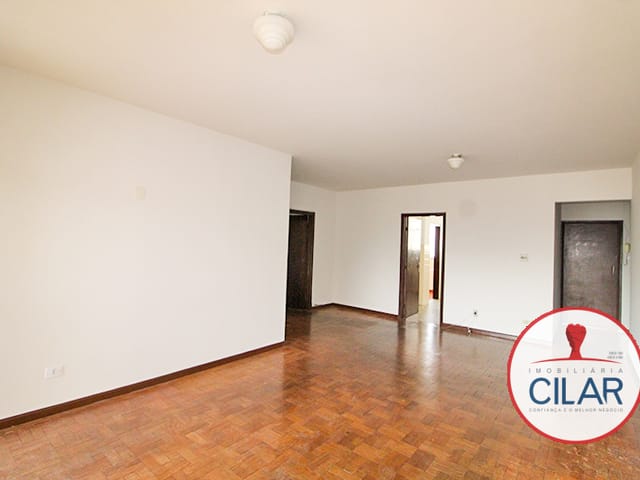 Apartamento 3 quartos e 2 banheiros, à venda, no bairro Centro em Curitiba
