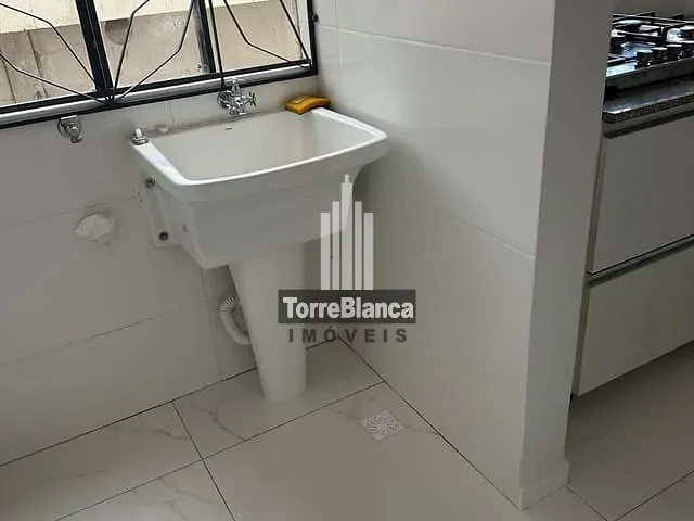 Apartamento com 83m² 3 quartos e 1 banheiro, para alugar, no bairro Centro em Ponta Grossa