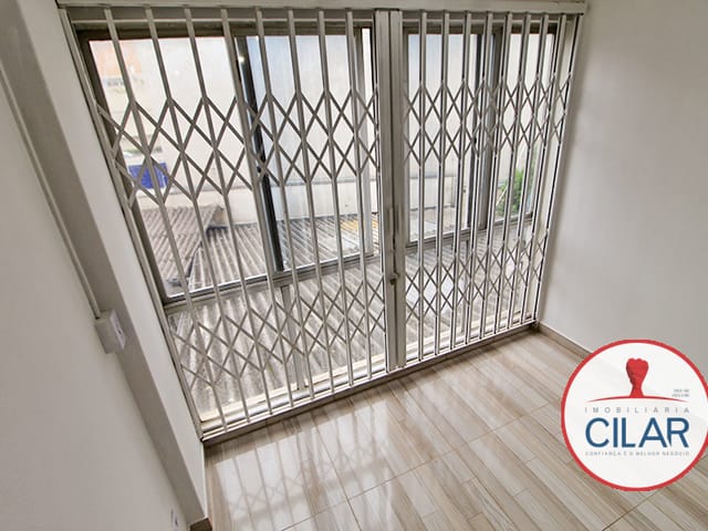 Apartamento 1 quarto e 1 banheiro, para alugar, no bairro Centro em Curitiba