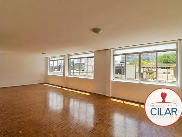 Apartamento 3 quartos e 3 banheiros, para alugar, no bairro Centro em Curitiba