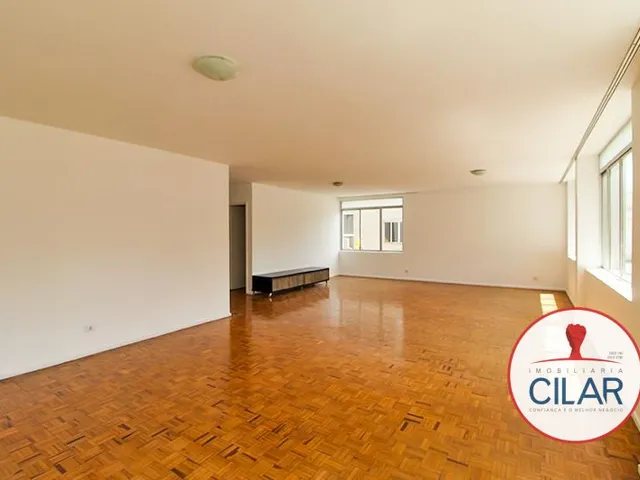 Apartamento 3 quartos e 3 banheiros, para alugar, no bairro Centro em Curitiba