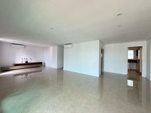 Apartamento com 384m² 3 quartos e 5 banheiros, à venda, no bairro Gleba Palhano em Londrina