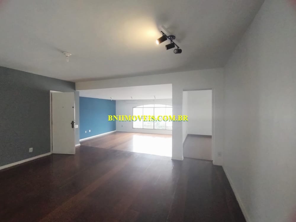 Apartamento para alugar com 4 quartos, 212m² - Foto 1