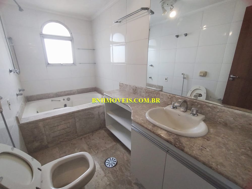 Apartamento para alugar com 4 quartos, 212m² - Foto 17