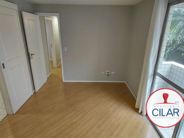Apartamento 3 quartos e 2 banheiros, para alugar, no bairro Ahú em Curitiba