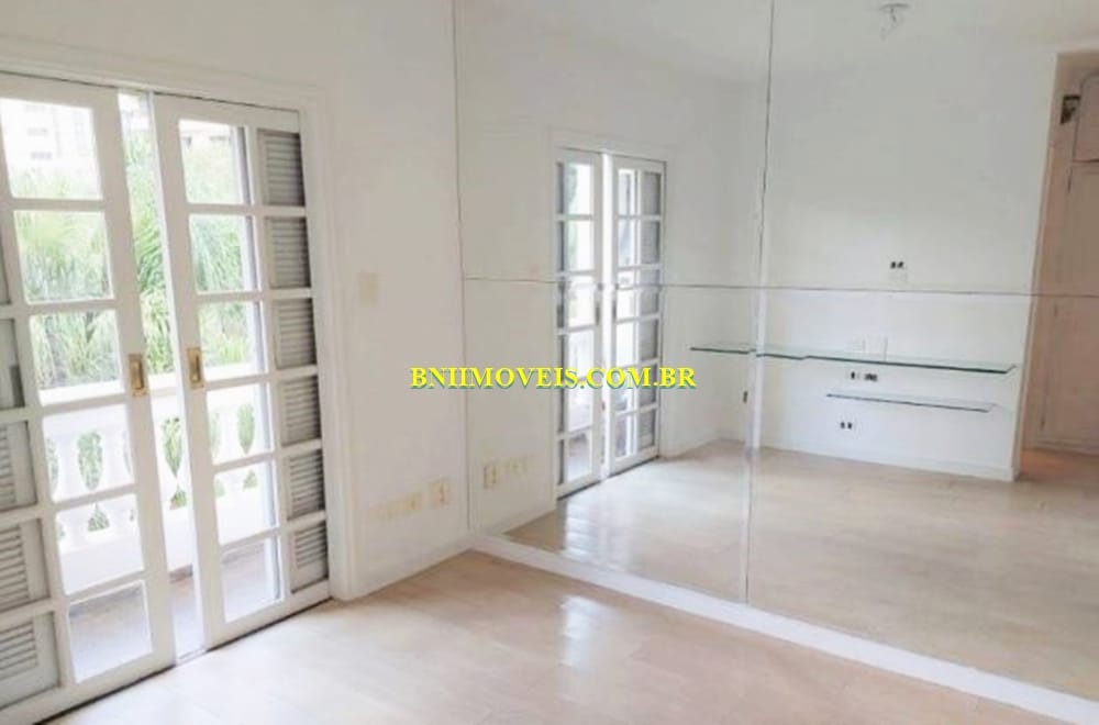 Apartamento à venda com 3 quartos, 240m² - Foto 9
