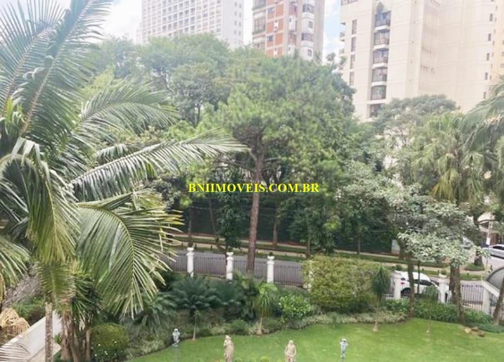 Apartamento à venda com 3 quartos, 240m² - Foto 3