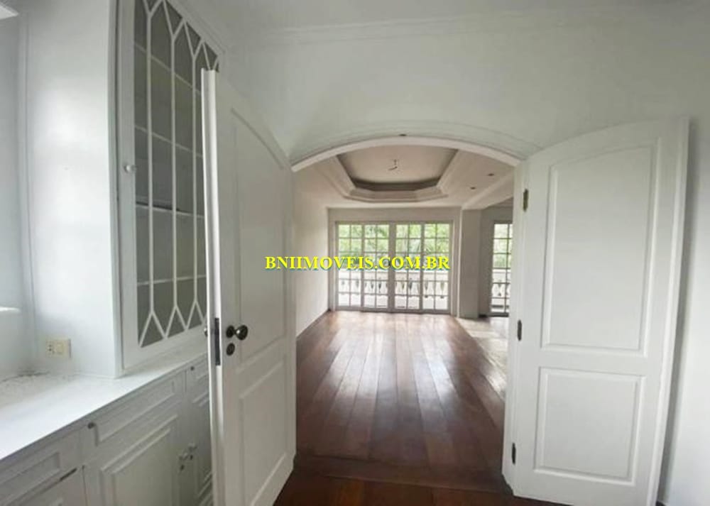 Apartamento à venda com 3 quartos, 240m² - Foto 7
