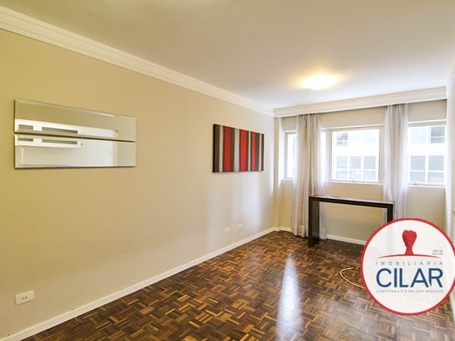 Apartamento 2 quartos e 2 banheiros, para alugar, no bairro Centro Cívico em Curitiba