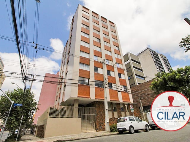 Apartamento 3 quartos e 2 banheiros, para alugar, no bairro Centro em Curitiba