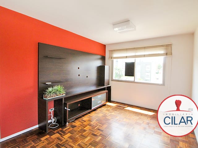 Apartamento 3 quartos e 2 banheiros, para alugar, no bairro Centro em Curitiba