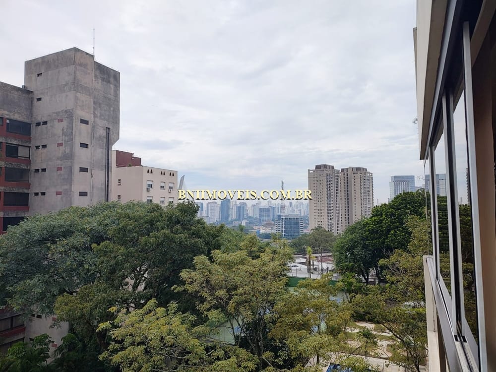 Apartamento para alugar com 4 quartos, 340m² - Foto 2