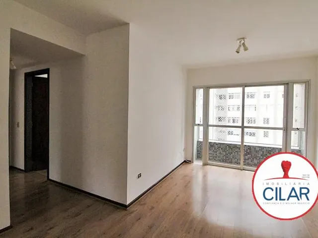 Apartamento 3 quartos e 2 banheiros, para alugar, no bairro Centro em Curitiba