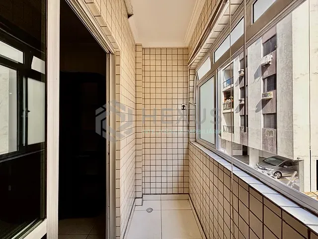 Apartamento 2 quartos e 2 banheiros, à venda, no bairro Jardim Las Palmas em Guarujá