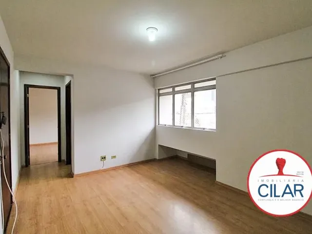 Apartamento 1 quarto e 1 banheiro, para alugar, no bairro Centro em Curitiba