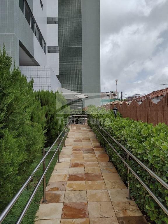 Apartamento à venda com 3 quartos, 69m² - Foto 2