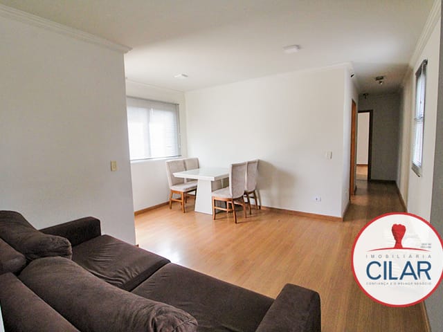 Apartamento 2 quartos e 2 banheiros, para alugar, no bairro Ahú em Curitiba