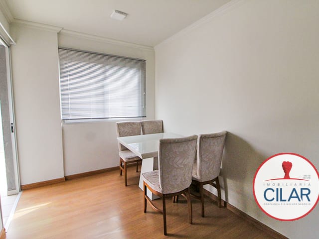 Apartamento 2 quartos e 2 banheiros, para alugar, no bairro Ahú em Curitiba