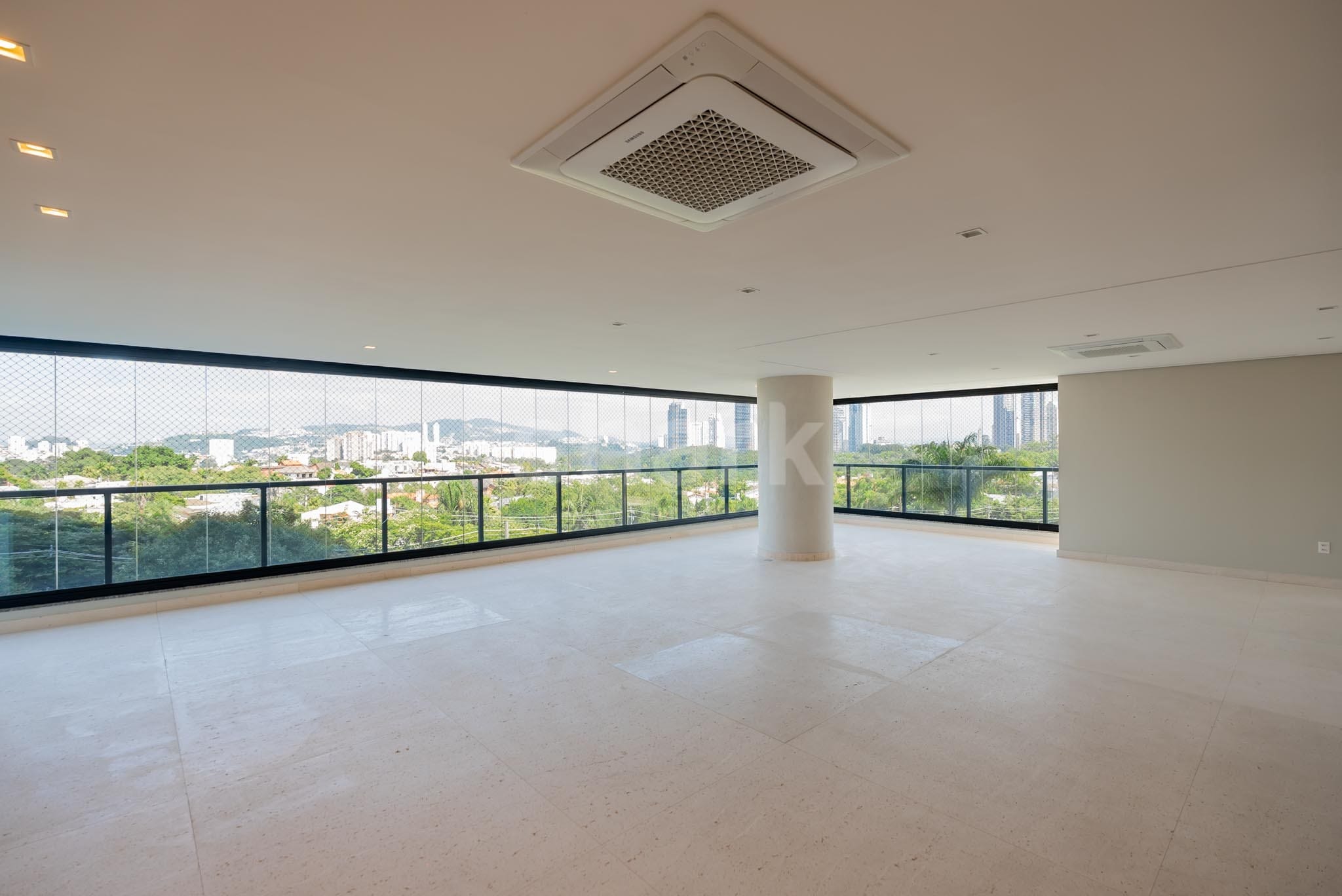 Apartamento em Alphaville Centro Empresarial — foto 1