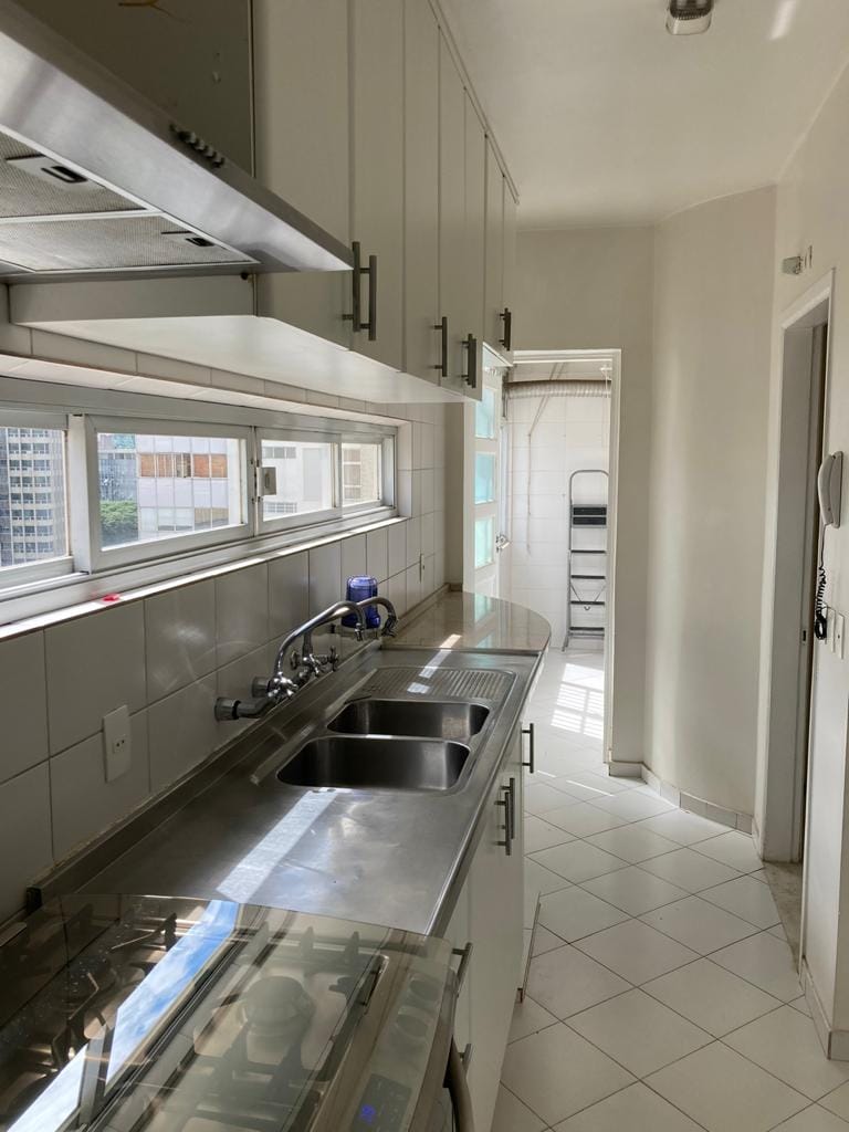Apartamento para alugar com 3 quartos, 115m² - Foto 6