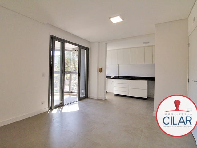 Apartamento 2 quartos e 3 banheiros, para alugar, no bairro Mercês em Curitiba