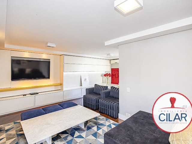 Apartamento 3 quartos e 3 banheiros, para alugar, no bairro Centro em Curitiba