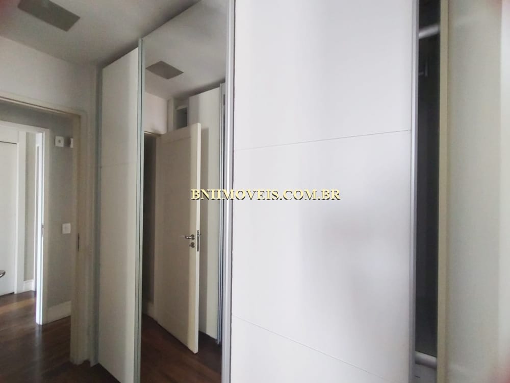 Apartamento para alugar com 3 quartos, 120m² - Foto 13