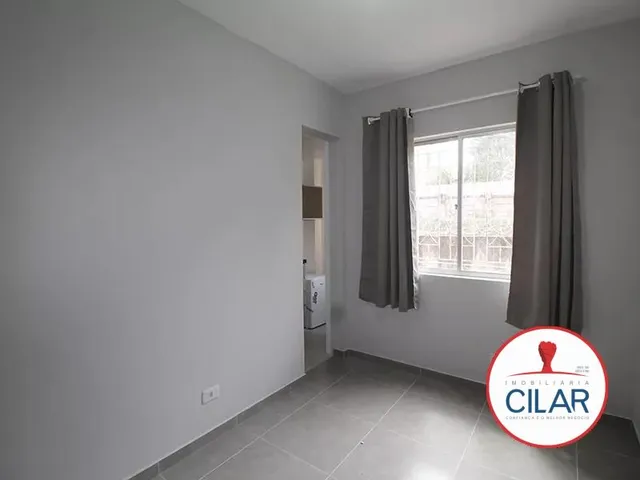 Apartamento 1 quarto e 1 banheiro, para alugar, no bairro Centro em Curitiba