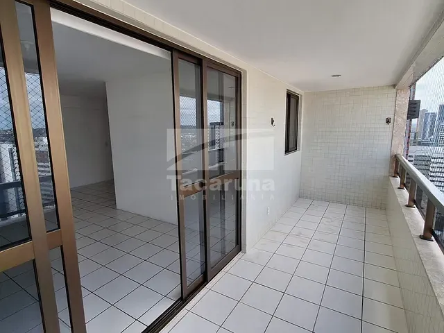 Apartamento 4 quartos e 4 banheiros, à venda, no bairro Casa Forte em Recife
