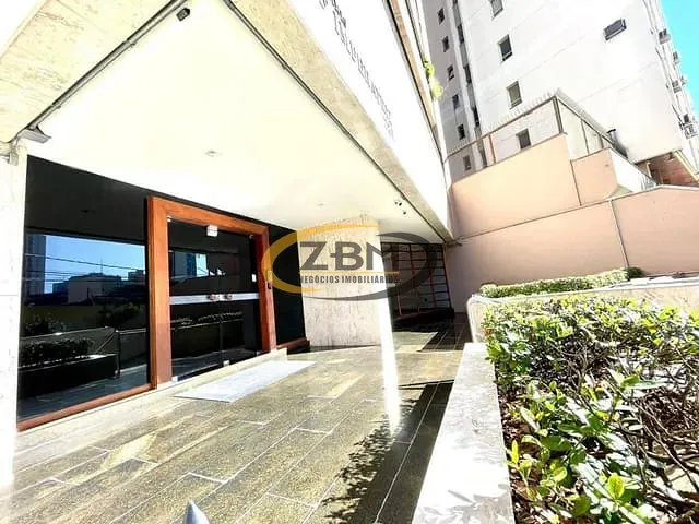 Apartamento 4 quartos e 5 banheiros, à venda ou para alugar, no bairro Centro em Londrina