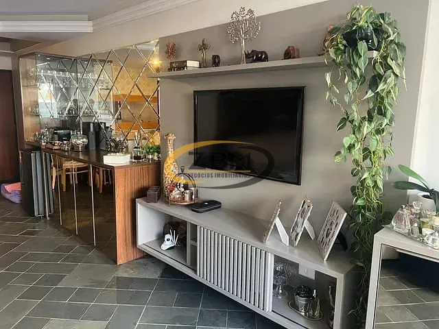 Apartamento com 132m² 3 quartos e 3 banheiros, à venda, no bairro Centro em Londrina