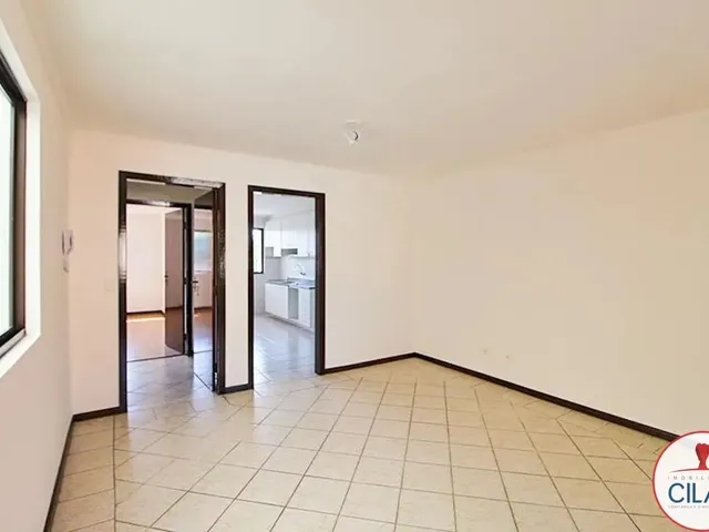 Apartamento 2 quartos e 2 banheiros, para alugar, no bairro Rebouças em Curitiba