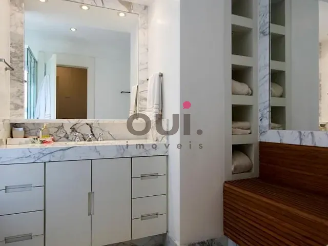 Apartamento 2 quartos e 4 banheiros, à venda, no bairro Vila Nova Conceição em São Paulo