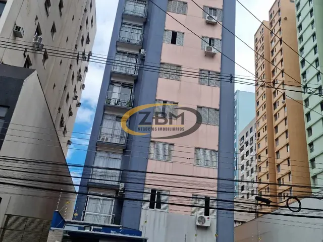 Apartamento com 112m² 3 quartos e 2 banheiros, para alugar, no bairro Centro em Londrina
