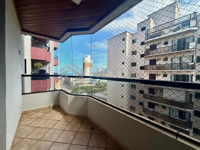 Apartamento 2 quartos e 2 banheiros, para alugar, no bairro Enseada em Guarujá