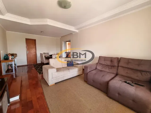 Casa 3 quartos e 4 banheiros, à venda, no bairro Coroados em Londrina
