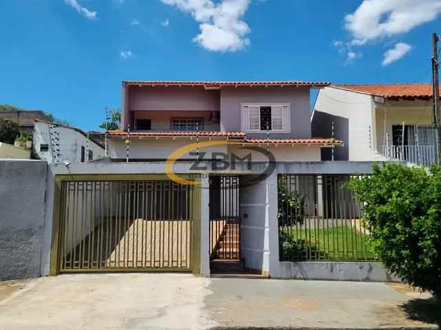 Casa 3 quartos e 4 banheiros, à venda, no bairro Coroados em Londrina