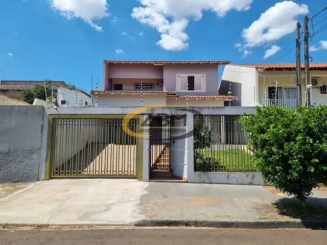 Casa 3 quartos e 4 banheiros, à venda, no bairro Coroados em Londrina