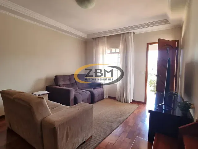Casa 3 quartos e 4 banheiros, à venda, no bairro Coroados em Londrina